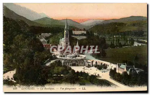 Cartes postales Lourdes La Basilique Vue plongeante