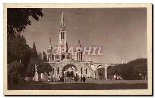 Ansichtskarte AK Lourdes La Basilique et le Parvis