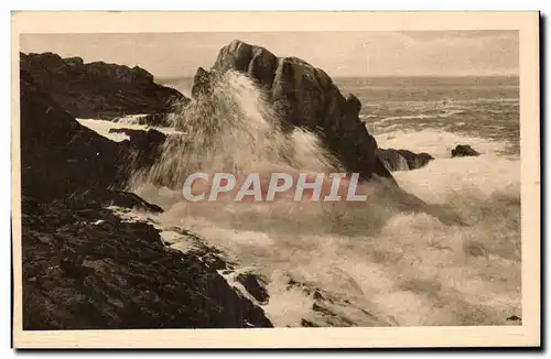 Cartes postales Saint Guenole Penmarch Une Lame De Fond Balayant La Roche Du Moine