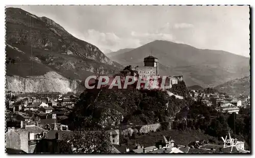 Ansichtskarte AK Lourdes Le Chateau Fort et Les Montagnes