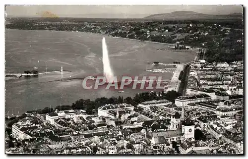Cartes postales Geneve La Cathedrale de St Pierre la Rade et le Jet d&#39eau