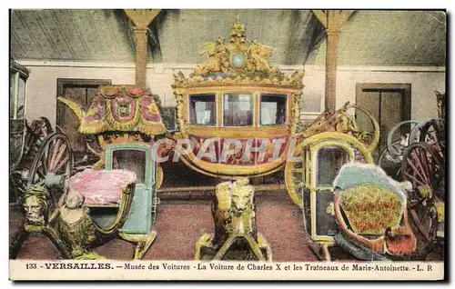 Cartes postales Versailles Musee des voitures La voiture de Charles X et les traineaux de Marie Antoinette