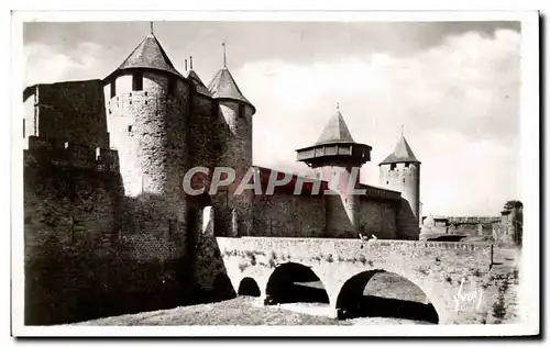 Cartes postales Carcassonne La Clle Entree du Chateau les fosses
