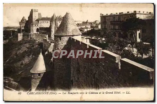 Cartes postales Carcassonne Les Remparts Vers le Chateau et le Grand Hotel