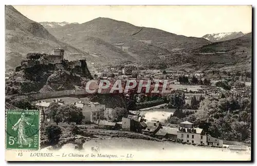 Ansichtskarte AK Lourdes Le chateau Et Les Montagnes