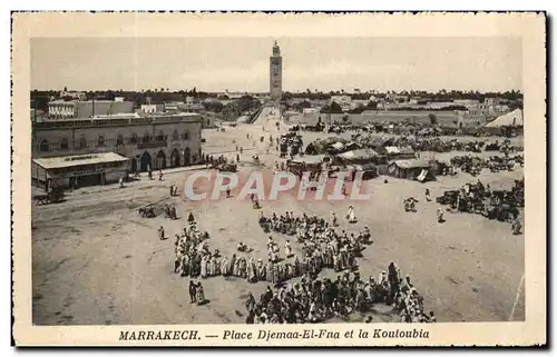 Cartes postales Marrakech Place Djemaa El Fna et la Koutoubia