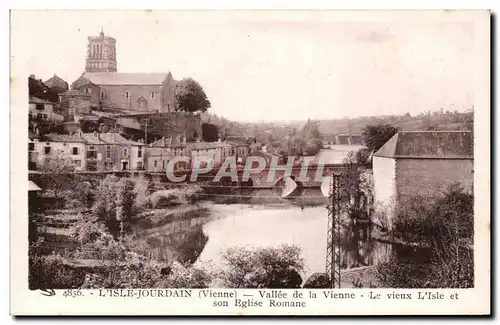 Ansichtskarte AK L&#39Isle Jourdain Vallee de la Vienne Le vieux L&#39Isle et son Eglise Romane