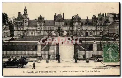 Ansichtskarte AK Palais de Fontainbleau La Grille d&#39Honneur et la Cour des Adieux