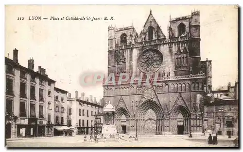 Cartes postales Lyon Place et Catbedrale St Jean