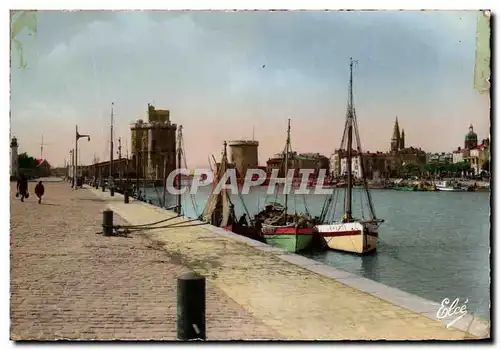 Ansichtskarte AK La Rochelle Le Port Le Quai Saint Nicolas Et La Sortie Du Port Entre La Tour St Nicolas Et La To