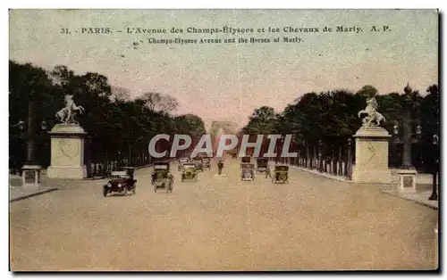 Cartes postales Paris L'Avenue des Champs Elysees et les Chevaux de Marly