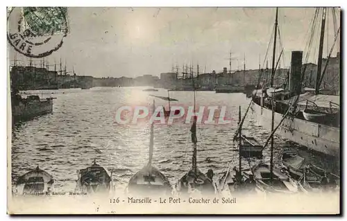 Ansichtskarte AK Marseille Le Port Coucher de Soleil Bateaux