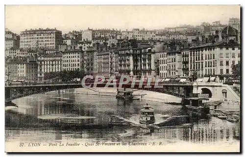 Ansichtskarte AK Lyon Pont La Feuillee Quai St Vincent et les Chartreux Bateaux