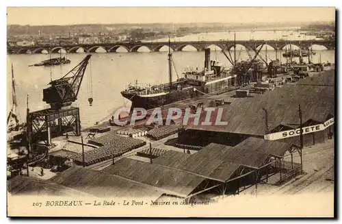 Ansichtskarte AK Bordeaux La Rade et le Pont Navires en Chargement Bateaux