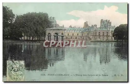 Cartes postales Fontainebleau L&#39Etang Des Carpes Et Le Palais