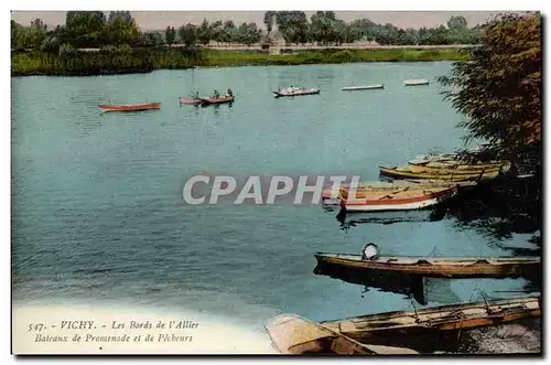 Ansichtskarte AK Vichy Les Bords De l&#39Allier Bateaux De Promenade Et De Pecheurs