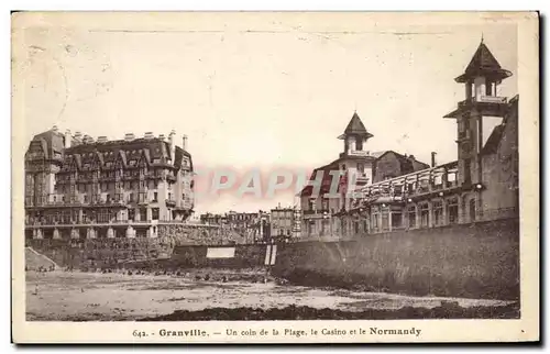 Cartes postales Granville Un coin de la Plage le Casino et le Normandy