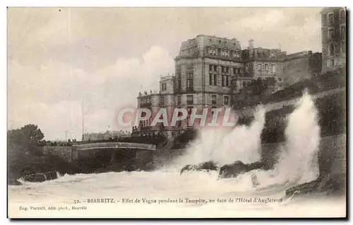 Cartes postales Biarritz Effet de Vague pendant la Tempete en face de l'Hotel d'Angleterre