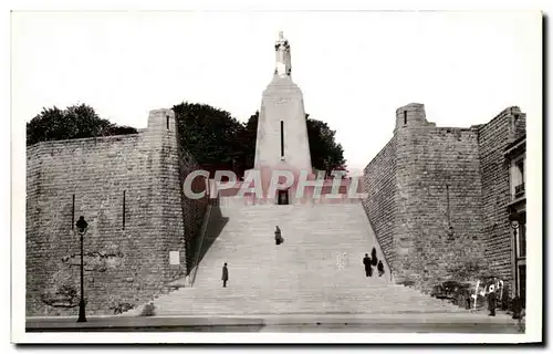 Ansichtskarte AK Verdun Monument A La Victoire Et Aux Soldats De Verdun Militaria