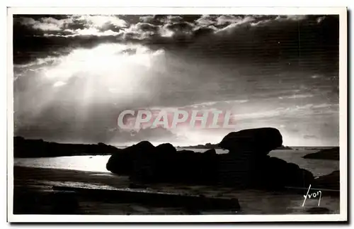 Cartes postales Tregastel Coucher De Soleil Sur La Greve