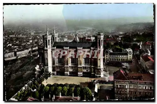 Cartes postales moderne Lyon La Basilique Notre Dame de Fourviere et la Ville