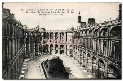 Cartes postales Saint Germain en Laye Interieur de la Cour du Chateau