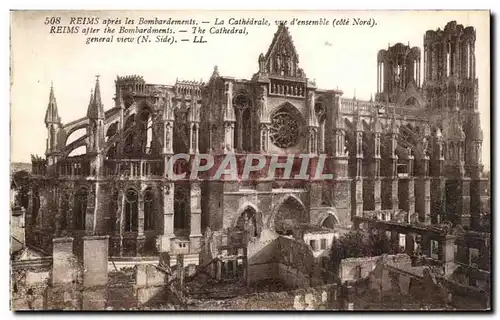 Cartes postales Reims apres les Bombardements La Cathedrale vue d'ensemble Militaria