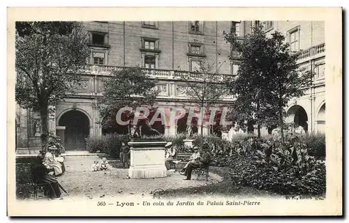 Ansichtskarte AK Lyon Un Coin du jardin du palais Saint Pierre