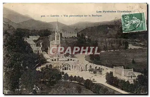 Cartes postales Lourdes Vue panoramique sur la Basilique