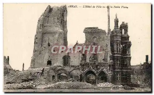 Ansichtskarte AK Arras L&#39Hotel De Ville Vu De La Petite Place Militaria