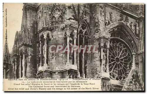 Cartes postales Reims Dans Ses Annees De Bombardements 1914 La Cathedrale Incendiee Et Bombardee Par Les Alleman