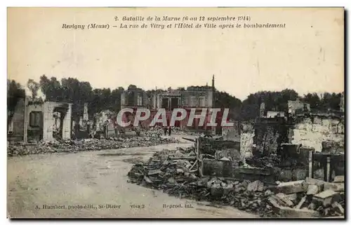 Cartes postales Bataille de la Marne La rue de Vitry et l&#39Hotel de Ville apres le bombardement Revignu Milita