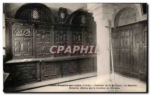 Cartes postales St Benoit Sur Loire Interieur de La Basilique La Sacristie Boiseries offertes par le Cardinal de