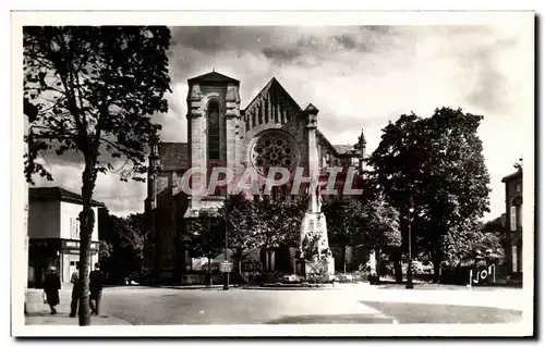 Cartes postales Bar Le Duc L&#39Eglise Saint Jean et le Monument aux Morts