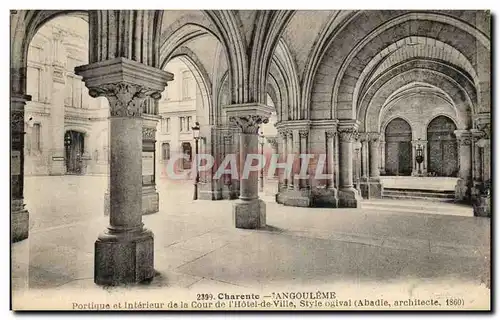 Cartes postales Charente Angouleme Portique et Interieur de la Cour de I'Hotel