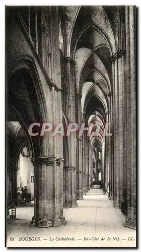 Ansichtskarte AK Bourges La Cathedrale Bas Cote de la nef