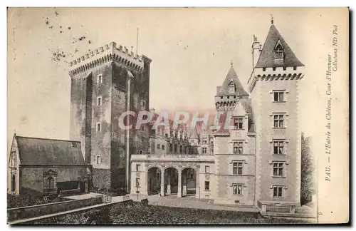 Cartes postales Pau L'Entree Du chateau Cour d'Honneur