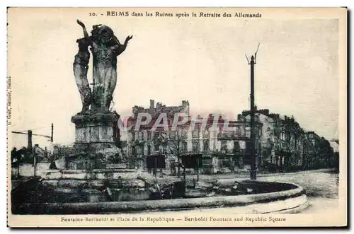 Ansichtskarte AK Reims dans les Ruines apres la Retraite des Allemands Militaria