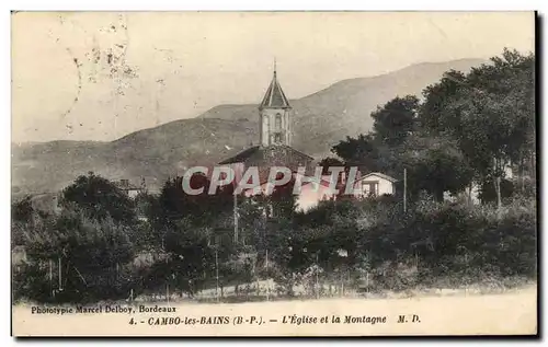 Ansichtskarte AK Cambo les Bains L&#39Eglise et la Montagne