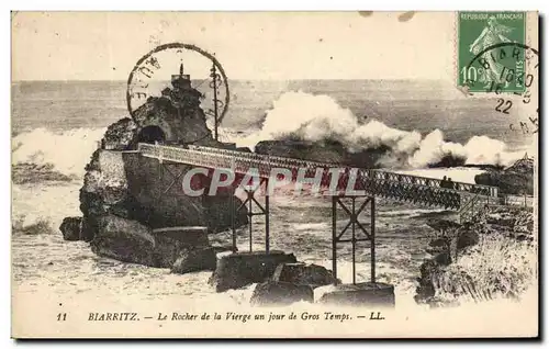 Cartes postales Biarritz Le Rocher de la Vierge un jour de Gros Temps