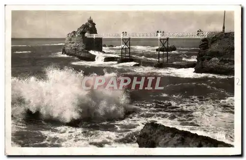 Cartes postales Biarritz Le Rocher de la Vierge par Grosse mer