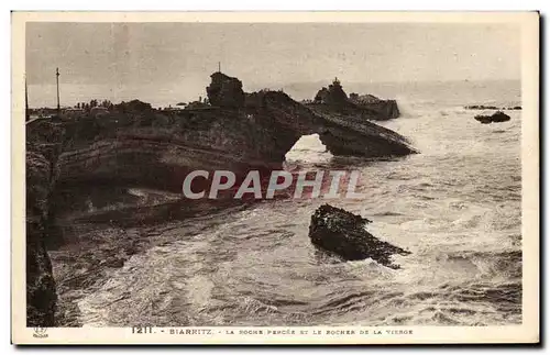 Cartes postales Biarritz La Rocher Percee et le Rocher de la Vierge