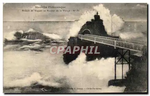 Cartes postales Biarritz Pittoresque Assaut de Vagues au rocher de la Vierge