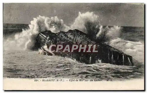 Ansichtskarte AK Biarritz Effet de Mer Sur Un Rocher