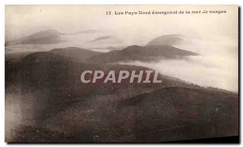 Cartes postales Les Puys Nord emergeant de la Mer de nuages