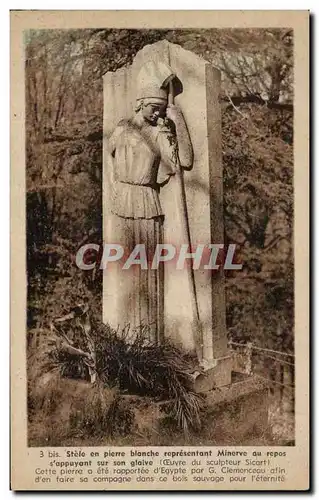 Ansichtskarte AK Stele en pierre blanche representant Minerve au repos RApportee d&#39Egypte par Clemenceau