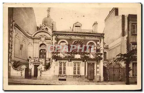 Ansichtskarte AK Alencon La Maison Natale De Sainte Therese De l&#39Enfant Jesus Paree Pour Les Fetes De La Canon