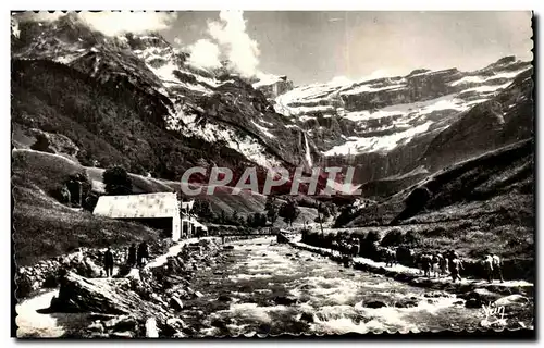 Cartes postales Gavarnie La Chaumiere Le Gave et le Cirque