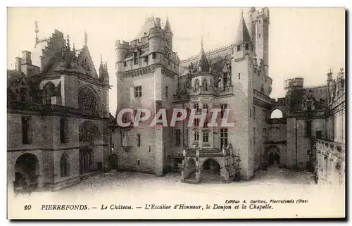 Cartes postales Pierrefonds Le Chateau L&#39Escalier d&#39Honneur le Donjon