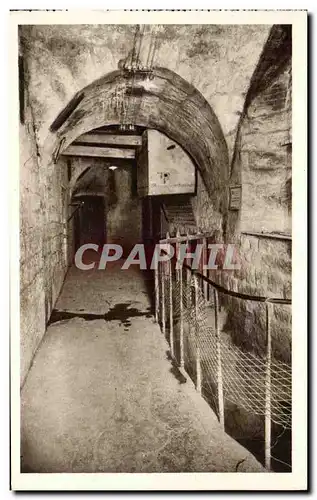 Cartes postales Fort de Vaux Escalier conduisant aux citernes Militaria